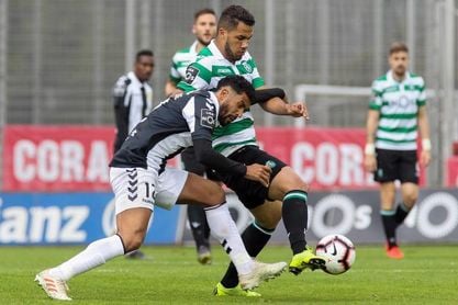 El Sporting gana al Nacional y recorta distancias frente a Oporto y Benfica El Sporting gana al Nacional y recorta distancias frente a Oporto y Benfica