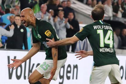 Un gol de Brooks en el último minuto impide el triunfo del Eintracht Un gol de Brooks en el último minuto impide el triunfo del Eintracht
