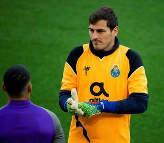 El Oporto asume la retirada de Casillas y está buscando portero El Oporto asume la retirada de Casillas y está buscando portero