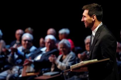 Leo Messi recibe la Cruz de Sant Jordi por su "humildad y honestidad" Leo Messi recibe la Cruz de Sant Jordi por su "humildad y honestidad"