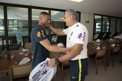 Richarlison y Neres, los únicos que llegaron a primer entrenamiento de Brasil Richarlison y Neres, los únicos que llegaron a primer entrenamiento de Brasil