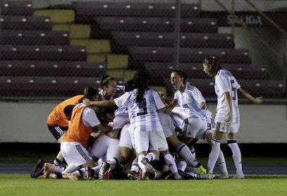 3-1. Argentina vence a Uruguay en último ensayo antes del Mundial de Francia 3-1. Argentina vence a Uruguay en último ensayo antes del Mundial de Francia