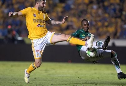 Los Tigres vencen 1-0 al León con gol de Gignac en el duelo de ida de la final Los Tigres vencen 1-0 al León con gol de Gignac en el duelo de ida de la final