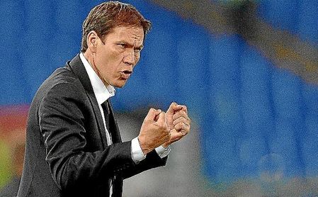 Rudi García gana enteros para tomar el relevo de Caparrós en el banco sevillista, vía que le ilusiona. Rudi García gana enteros para tomar el relevo de Caparrós en el banco sevillista, vía que le ilusiona.