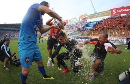 El Águila se corona campeón del fútbol de El Salvador en los penaltis El Águila se corona campeón del fútbol de El Salvador en los penaltis