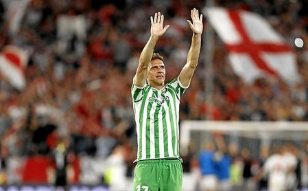 Joaquín sufrió un robo mientras jugaba un derbi en el Sánchez-Pizjuán. Joaquín sufrió un robo mientras jugaba un derbi en el Sánchez-Pizjuán.
