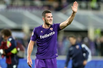 El Sevilla, en una dura pugna por Jordan Veretout El Sevilla, en una dura pugna por Jordan Veretout