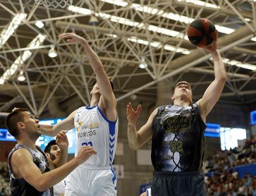 Goran Huskic amplia tres años su contrato con el San Pablo Goran Huskic amplia tres años su contrato con el San Pablo