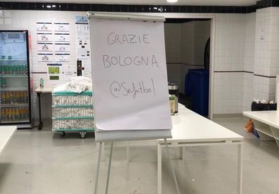 Italia elogia la elegancia de España por limpiar el vestuario del Dall'Ara Italia elogia la elegancia de España por limpiar el vestuario del Dall'Ara