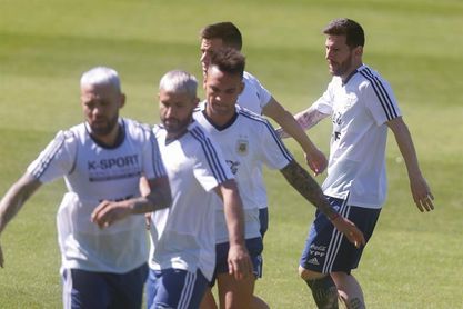 Pereyra y Acuña se recuperan y vuelven a entrenarse con Argentina Pereyra y Acuña se recuperan y vuelven a entrenarse con Argentina
