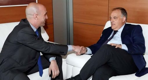 La vía beligerante Tebas-Rubiales sigue abierta La vía beligerante Tebas-Rubiales sigue abierta