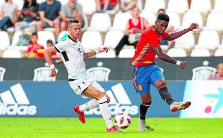 Junior se encuentra concentrado con la sub 21 disputando el Europeo. Junior se encuentra concentrado con la sub 21 disputando el Europeo.