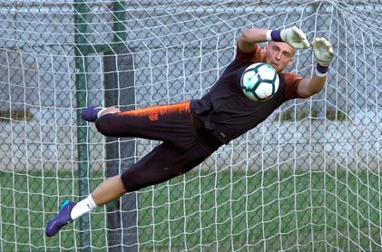 El Valencia avanza el fichaje de Cillessen con un vídeo con guiño a su origen holandés El Valencia avanza el fichaje de Cillessen con un vídeo con guiño a su origen holandés