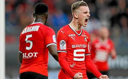 Bourigeaud ha sido tanteado por el Sevilla, y el Betis lo tiene en su agenda si se va Lo Celso. Bourigeaud ha sido tanteado por el Sevilla, y el Betis lo tiene en su agenda si se va Lo Celso.