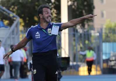 Argentina convoca a 22 futbolistas y no se reforzará con mayores de 23 años para los Panamericanos Argentina convoca a 22 futbolistas y no se reforzará con mayores de 23 años para los Panamericanos