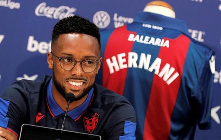 Hernani: "Me favorece el juego del Levante" Hernani: "Me favorece el juego del Levante"
