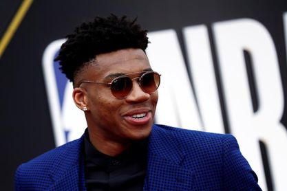 Antetokounmpo se da un baño de popularidad; promete mejorar y volver a ser MVP Antetokounmpo se da un baño de popularidad; promete mejorar y volver a ser MVP