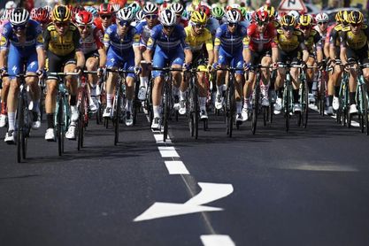 De Torres, de Efe, y Gómez Peña, de El Correo, distinguidos por el Tour De Torres, de Efe, y Gómez Peña, de El Correo, distinguidos por el Tour