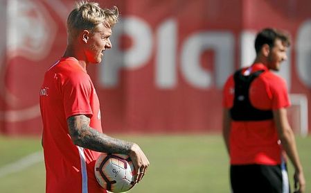 Kjaer sabe que debe procurarse un nuevo destino. Kjaer sabe que debe procurarse un nuevo destino.