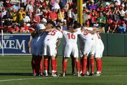 El Sevilla saltó con un equipo muy titular al Fenway Park. El Sevilla saltó con un equipo muy titular al Fenway Park.