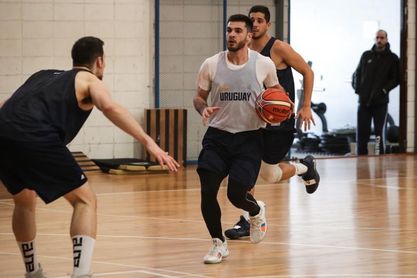 El equipo de baloncesto de Uruguay buscará ser "competitivo" en los Panamericanos pese a la renovación El equipo de baloncesto de Uruguay buscará ser "competitivo" en los Panamericanos pese a la renovación
