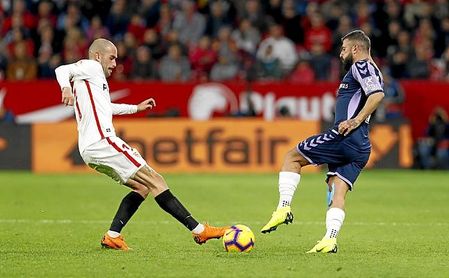 Aleix Vidal es uno de los jugadores que debe procurarse un nuevo destino. Aleix Vidal es uno de los jugadores que debe procurarse un nuevo destino.