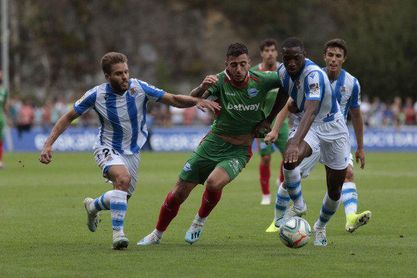 1-0. Buena imagen de la Real en su victoria ante un Alavés con poco peligro 1-0. Buena imagen de la Real en su victoria ante un Alavés con poco peligro