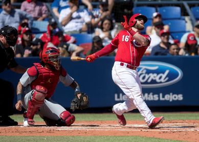 8-4. Barnhart pega dos jonrones contra los Angelinos 8-4. Barnhart pega dos jonrones contra los Angelinos