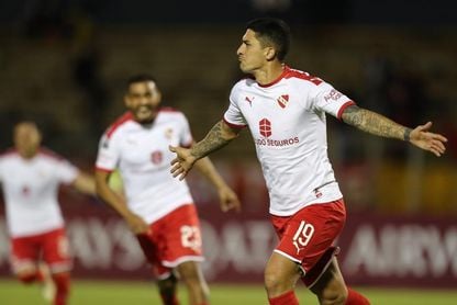 Hernández, de Independiente, se rompió el ligamento cruzado y será operado Hernández, de Independiente, se rompió el ligamento cruzado y será operado