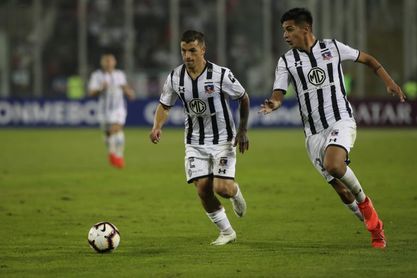 Colo Colo abre la jornada en Chile con la meta de acercarse a la Católica Colo Colo abre la jornada en Chile con la meta de acercarse a la Católica