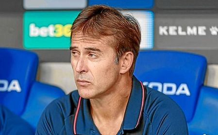 Lopetegui, en el banquillo visitante del RCDE Stadium. Lopetegui, en el banquillo visitante del RCDE Stadium.