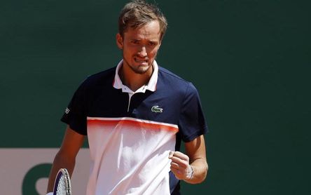 Medvedev elimina a Djokovic y jugará contra Goffin una final inédita Medvedev elimina a Djokovic y jugará contra Goffin una final inédita