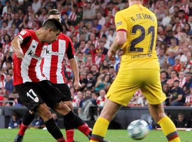 Yuri Berchiche admite que ganar al Barcelona "llena de ánimo y positivismo" Yuri Berchiche admite que ganar al Barcelona "llena de ánimo y positivismo"