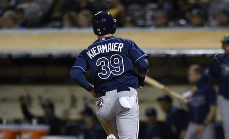 7-6. Kiermaier jonronea y termina con cuatro remolcadas para los Rays 7-6. Kiermaier jonronea y termina con cuatro remolcadas para los Rays