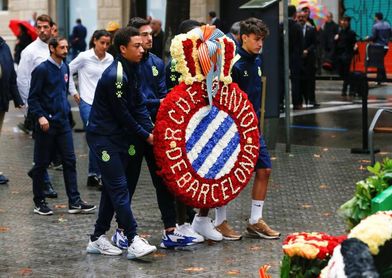 El Espanyol, presente en la ofrenda floral de la Diada catalana El Espanyol, presente en la ofrenda floral de la Diada catalana