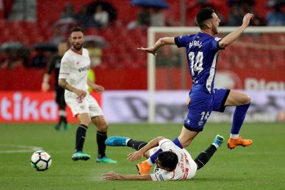 La imbatibilidad, en juego en el Alavés-Sevilla La imbatibilidad, en juego en el Alavés-Sevilla