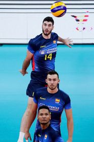 España planta cara a Serbia pero no puede evitar su tercera derrota España planta cara a Serbia pero no puede evitar su tercera derrota