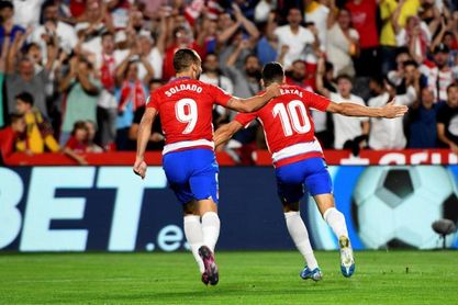 2-0. Un flojo y decepcionante Barcelona cae ante un Granada que se coloca líder 2-0. Un flojo y decepcionante Barcelona cae ante un Granada que se coloca líder