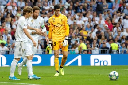 Courtois, cambiado por problemas estomacales y Nacho, por molestias en la rodilla Courtois, cambiado por problemas estomacales y Nacho, por molestias en la rodilla