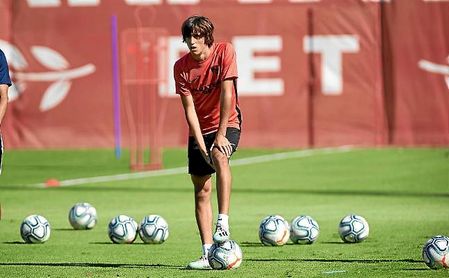 Bryan Gil, en un entrenamiento con el Sevilla. Bryan Gil, en un entrenamiento con el Sevilla.