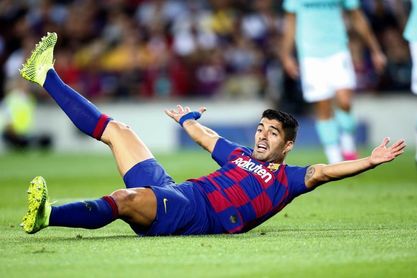 Y Luis Suárez tumbó a Godín: la dulce venganza de "el Pistolero" Y Luis Suárez tumbó a Godín: la dulce venganza de "el Pistolero"