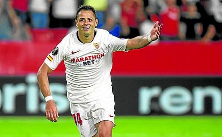 Chicharito pide más minutos a base de goles. Chicharito pide más minutos a base de goles.
