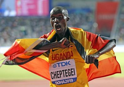 Cheptegei sucede a Mo Farah como rey del 10.000 Cheptegei sucede a Mo Farah como rey del 10.000