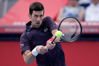 Djokovic cumple en su debut en Shanghái y derrota al canadiense Shapovalov Djokovic cumple en su debut en Shanghái y derrota al canadiense Shapovalov
