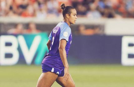 Toni Pressley vence al cáncer y vuelve al fútbol Toni Pressley vence al cáncer y vuelve al fútbol