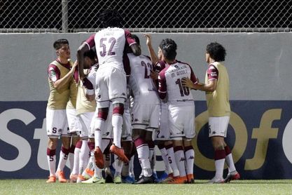 El Saprissa sube al segundo lugar del fútbol en Costa Rica y corta una mala racha El Saprissa sube al segundo lugar del fútbol en Costa Rica y corta una mala racha