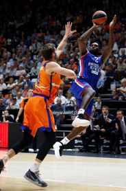 78-83: El Valencia vuelve a frenarse en el tercer cuarto y repite derrota 78-83: El Valencia vuelve a frenarse en el tercer cuarto y repite derrota