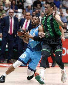 78-76. El Joventut consigue ante el Estudiantes su primera victoria 78-76. El Joventut consigue ante el Estudiantes su primera victoria