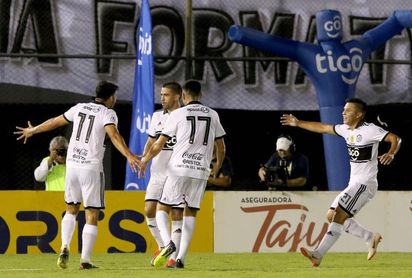 El Colombiano Serna doblega al líder Olimpia con su primer gol en Paraguay El Colombiano Serna doblega al líder Olimpia con su primer gol en Paraguay
