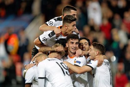 Batacazo del Inter, reacción del Valencia y trepidante empate en Londres Batacazo del Inter, reacción del Valencia y trepidante empate en Londres